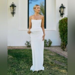 Brand new 2025, never been worn! 
Elegant White Strapless Dress by Park & Fifth